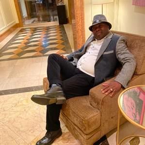 Meet your Posher, Hugo